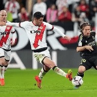 爱游戏体育-奥萨苏纳保家成功，稳守反击打破对手防线()